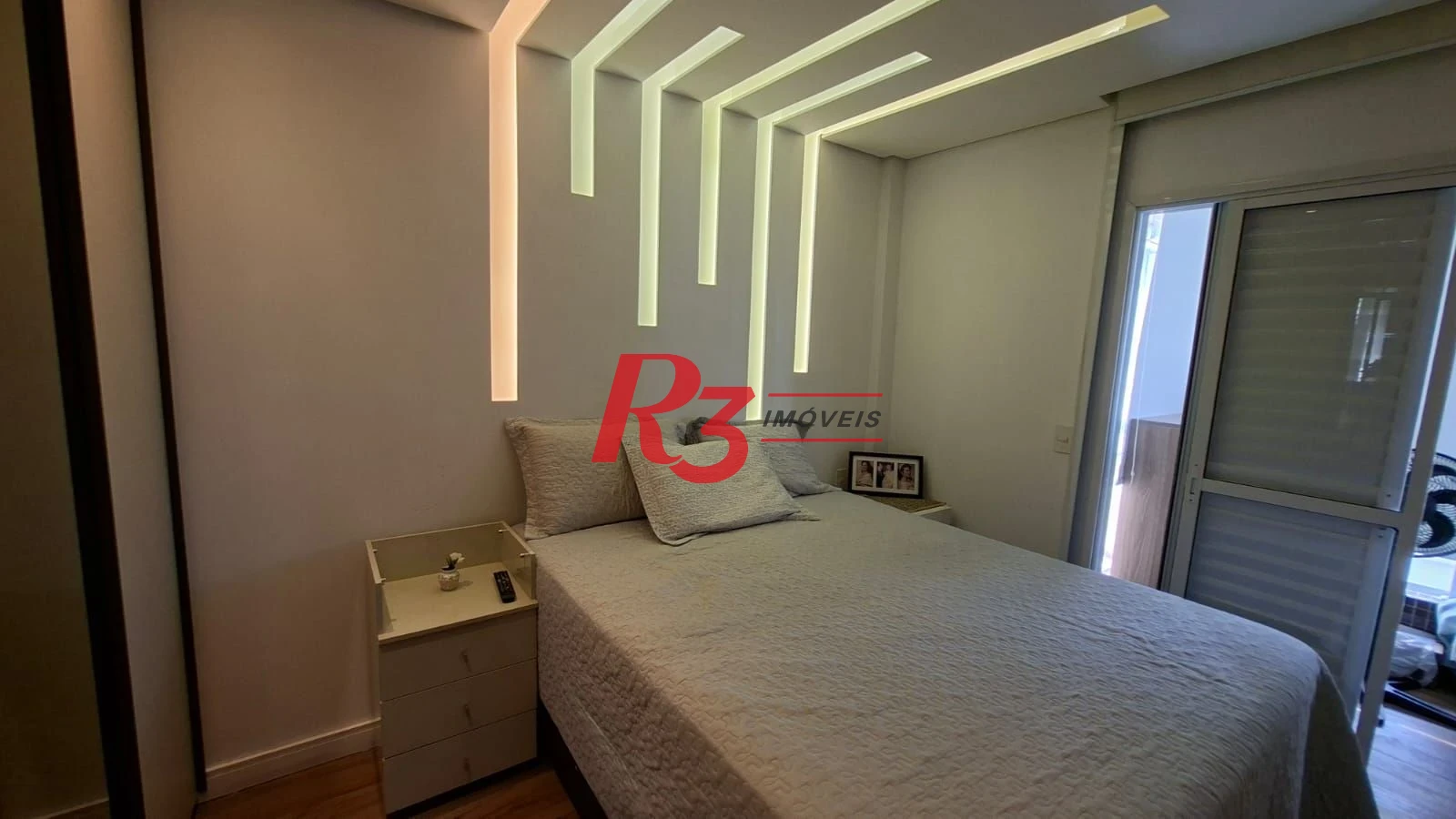 Apartamento com 2 dormitórios à venda, 77 m² por R$ 945.000,00 - Gonzaga - Santos/SP