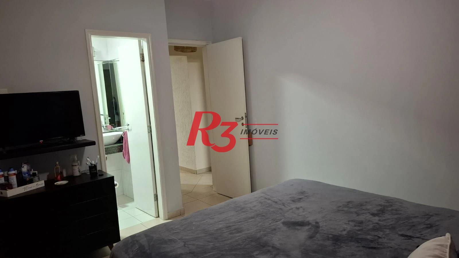 Apartamento com 2 dormitórios à venda, 82 m² por R$ 540.000,00 - Gonzaga - Santos/SP