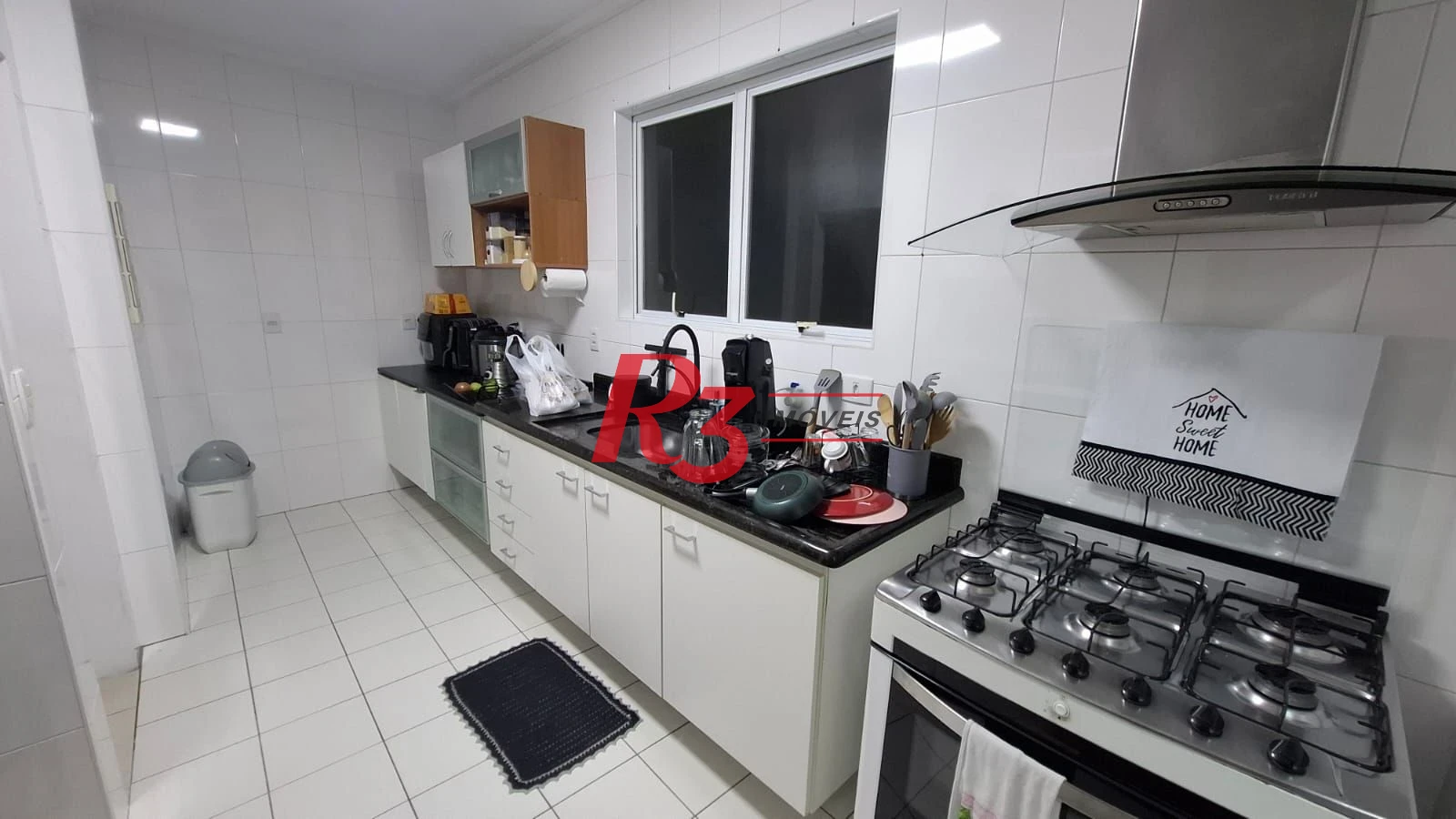Apartamento com 2 dormitórios à venda, 82 m² por R$ 540.000,00 - Gonzaga - Santos/SP