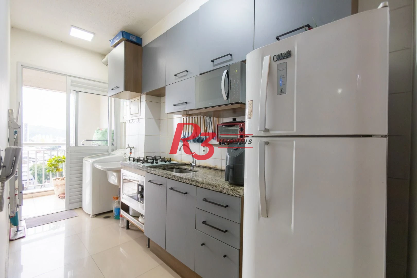 Apartamento com 2 dormitórios à venda, 66 m² por R$ 511.000,00 - Vila Matias - Santos/SP