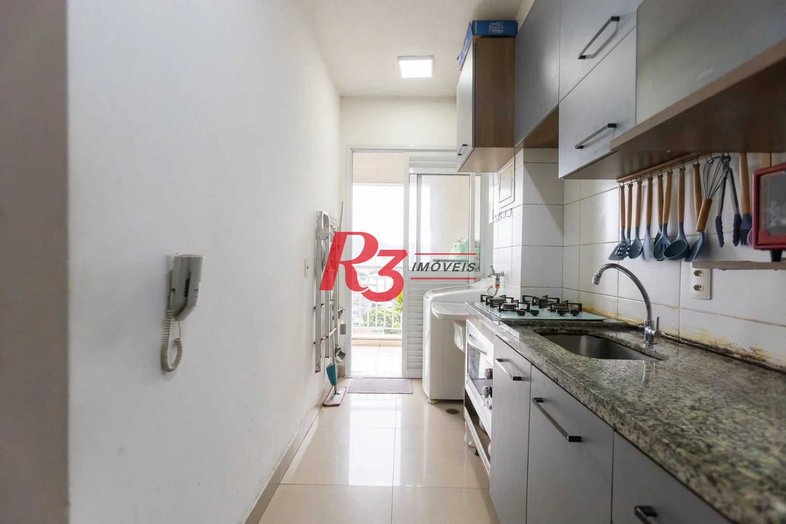 Apartamento com 2 dormitórios à venda, 66 m² por R$ 511.000,00 - Vila Matias - Santos/SP