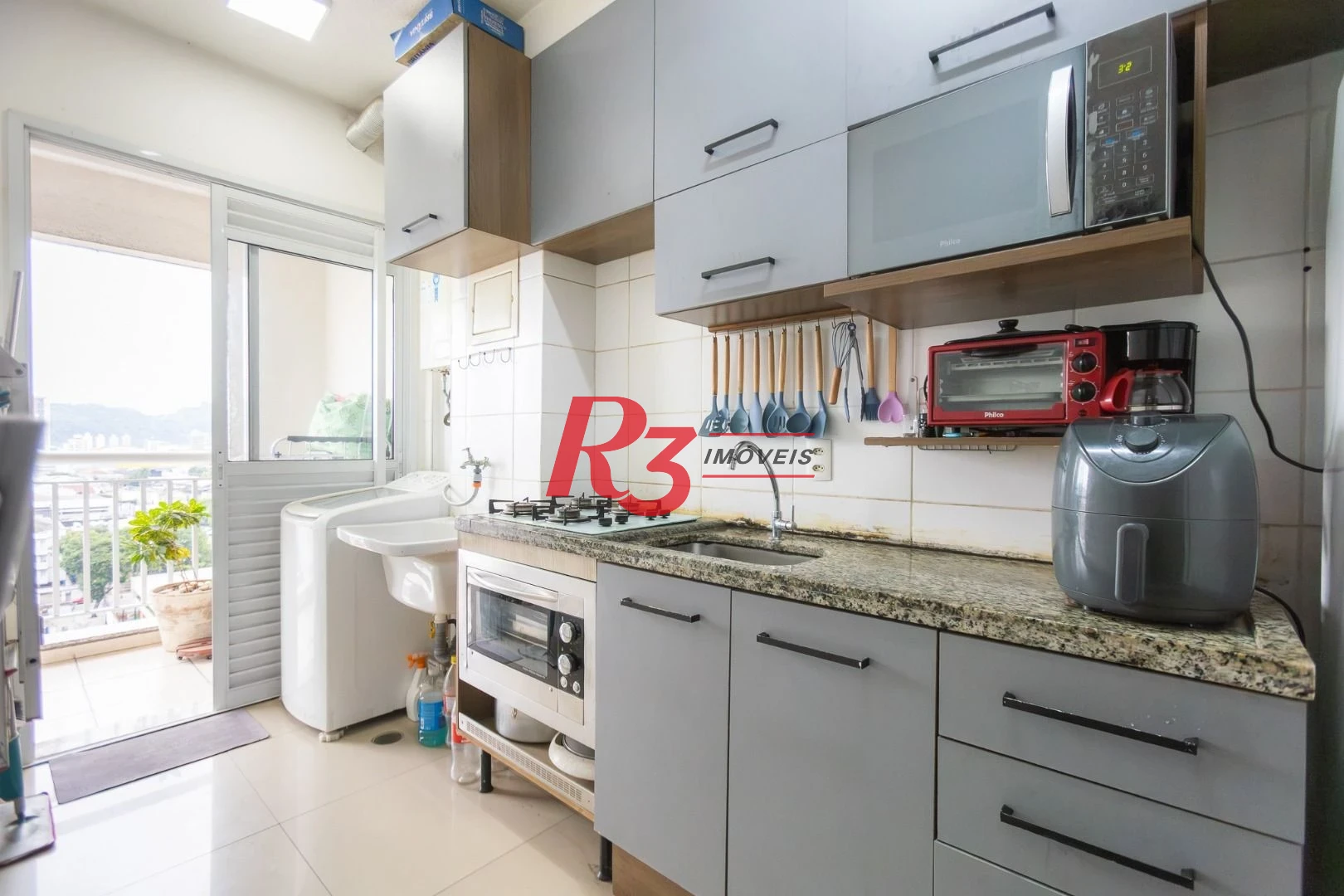 Apartamento com 2 dormitórios à venda, 66 m² por R$ 511.000,00 - Vila Matias - Santos/SP