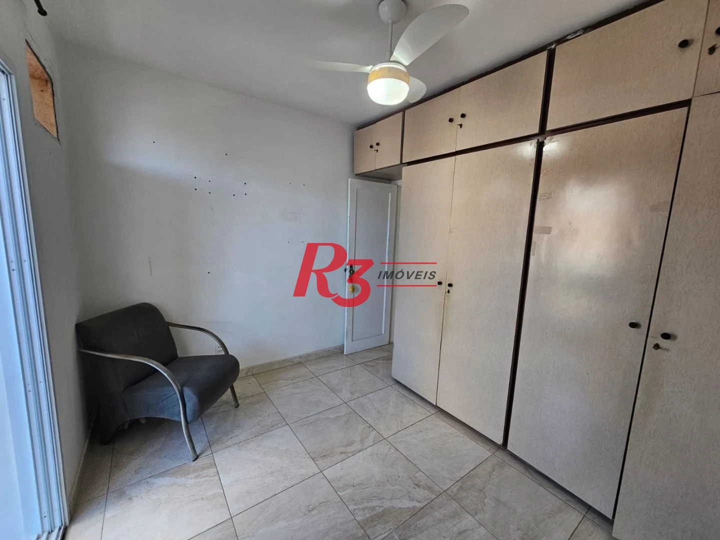 Apartamento com 2 dormitórios à venda, 77 m² por R$ 365.000,00 - Marapé - Santos/SP