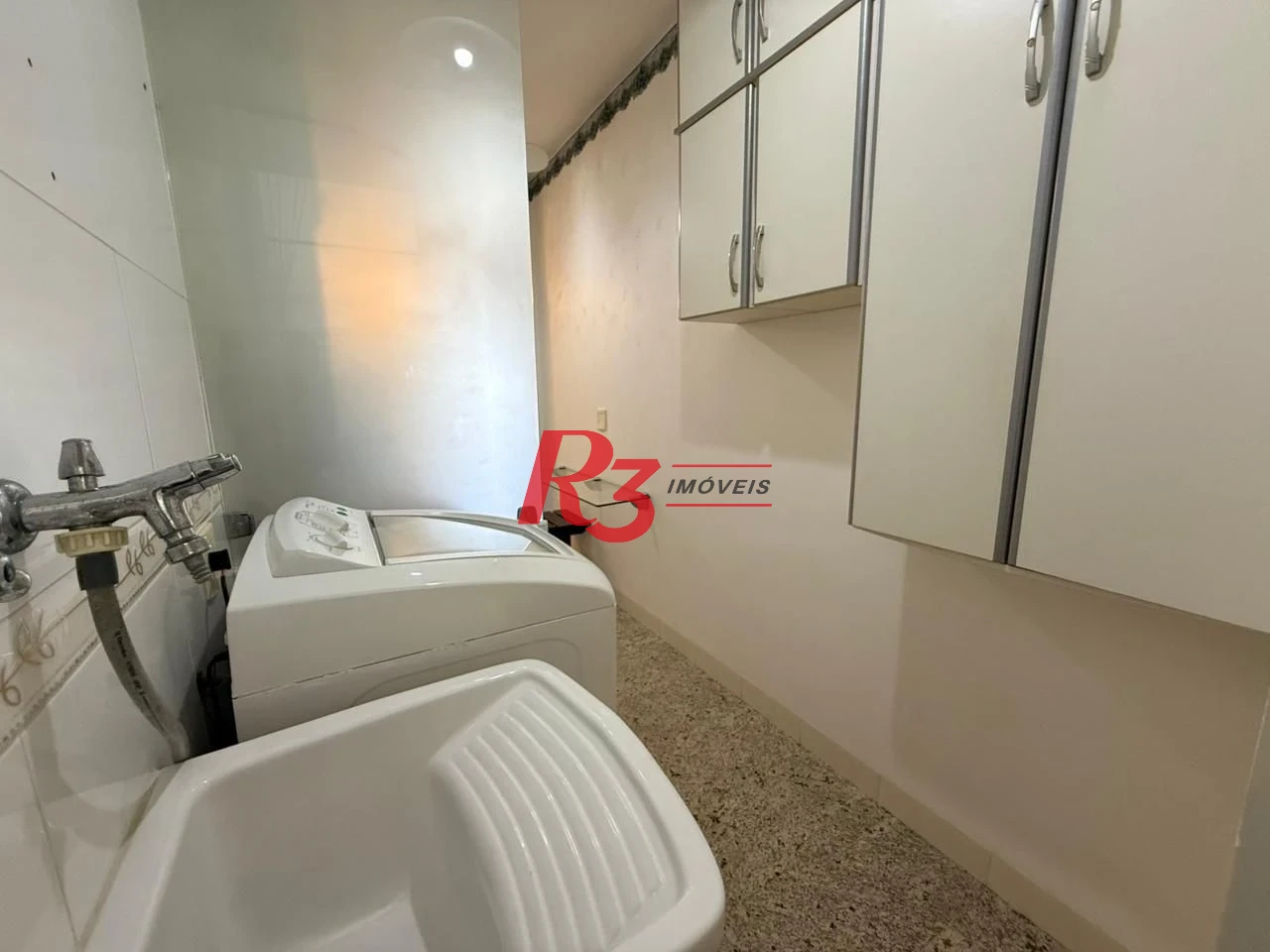 Apartamento com 2 dormitórios à venda, 133 m² por R$ 950.000,00 - Embaré - Santos/SP