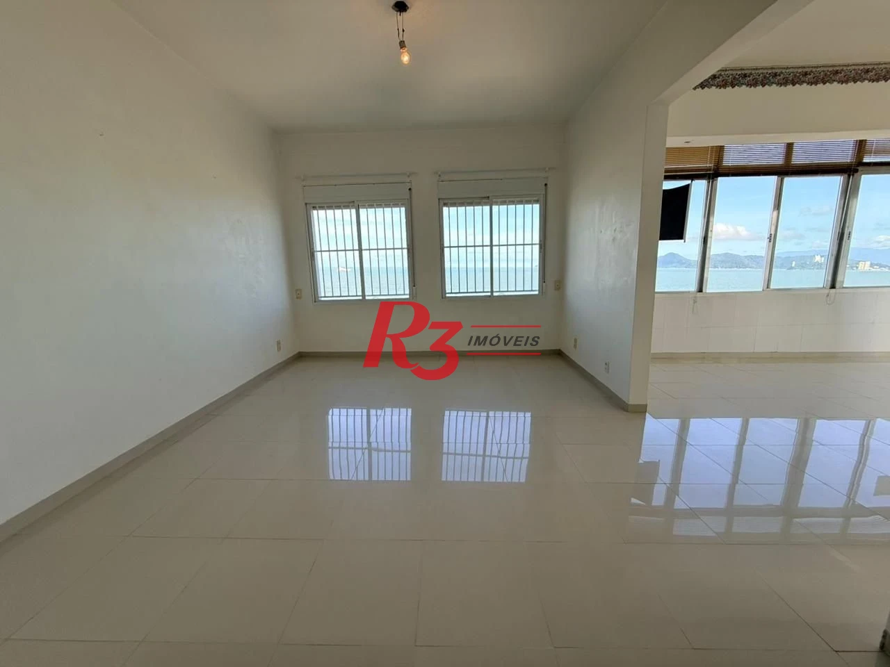 Apartamento com 2 dormitórios à venda, 133 m² por R$ 950.000,00 - Embaré - Santos/SP