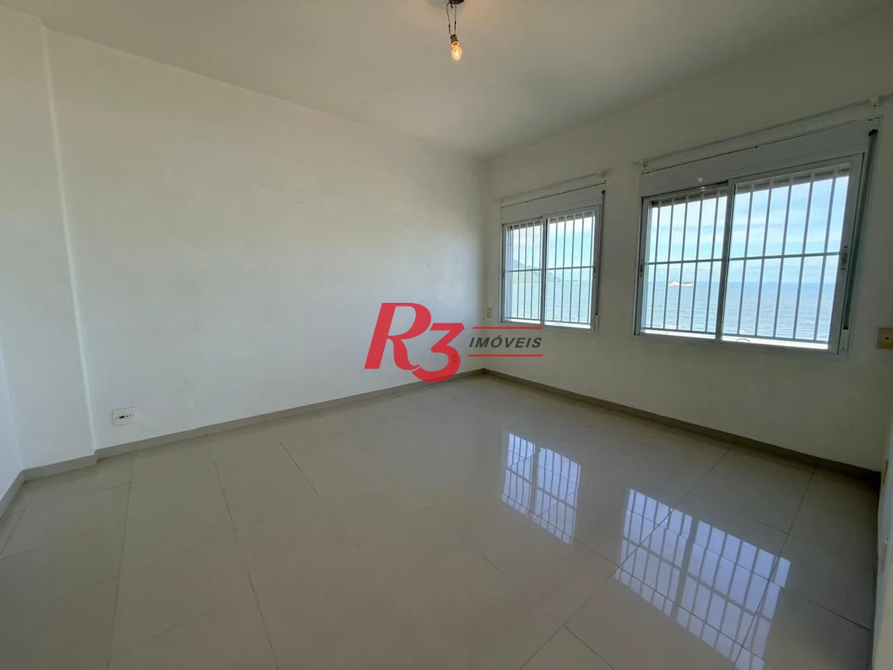 Apartamento com 2 dormitórios à venda, 133 m² por R$ 950.000,00 - Embaré - Santos/SP