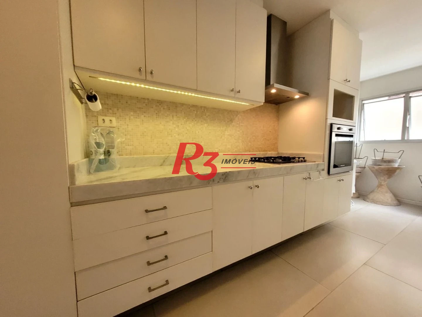 Apartamento com 2 dormitórios à venda, 117 m² por R$ 1.000.000,00 - Boqueirão - Santos/SP