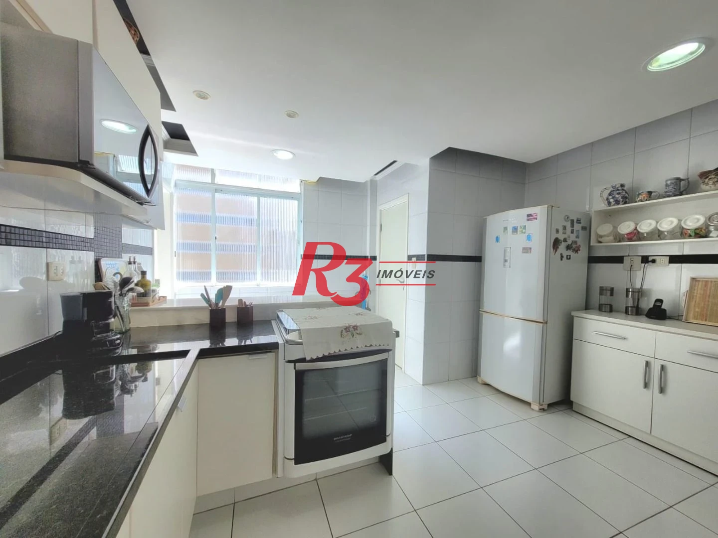 Apartamento com 3 dormitórios à venda, 160 m² por R$ 1.285.000,00 - Gonzaga - Santos/SP