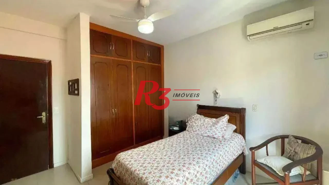 Casa com 3 dormitórios à venda, 280 m² por R$ 1.000.000,00 - Jardim Helena Maria - Guarujá/SP