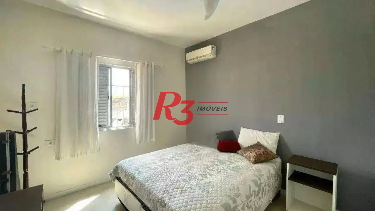 Casa com 3 dormitórios à venda, 280 m² por R$ 1.000.000,00 - Jardim Helena Maria - Guarujá/SP