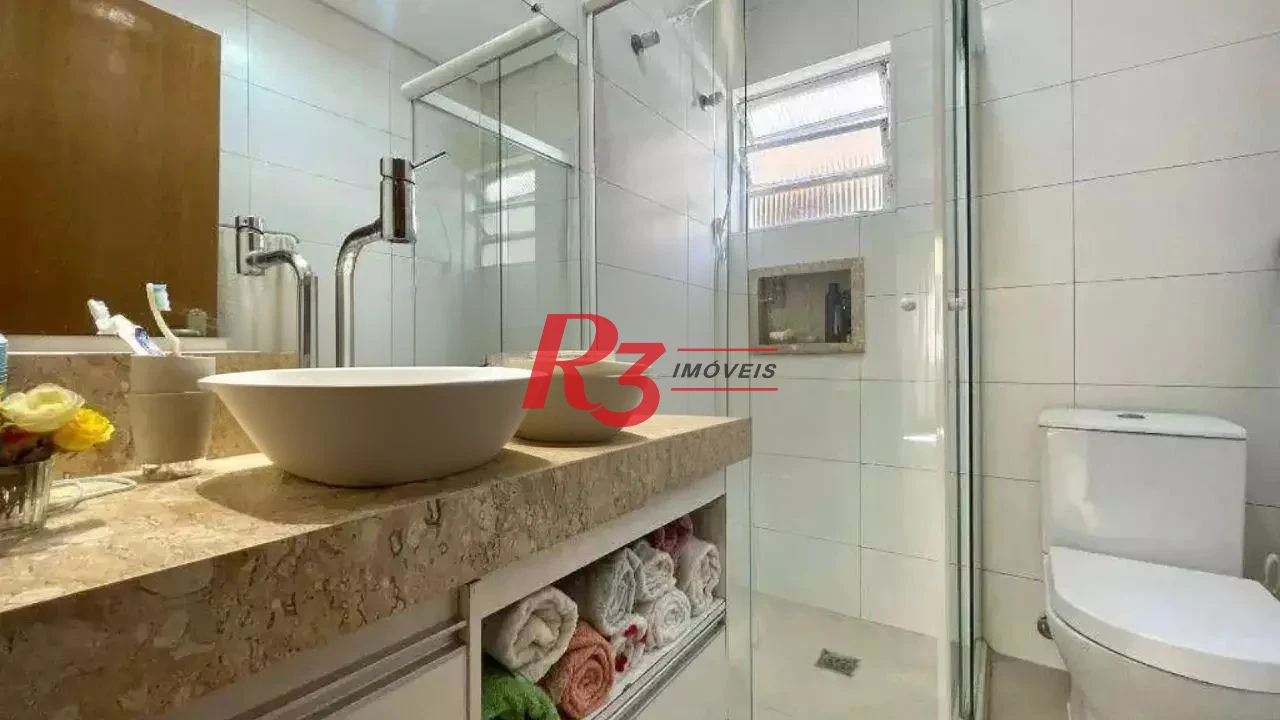 Casa com 3 dormitórios à venda, 280 m² por R$ 1.000.000,00 - Jardim Helena Maria - Guarujá/SP