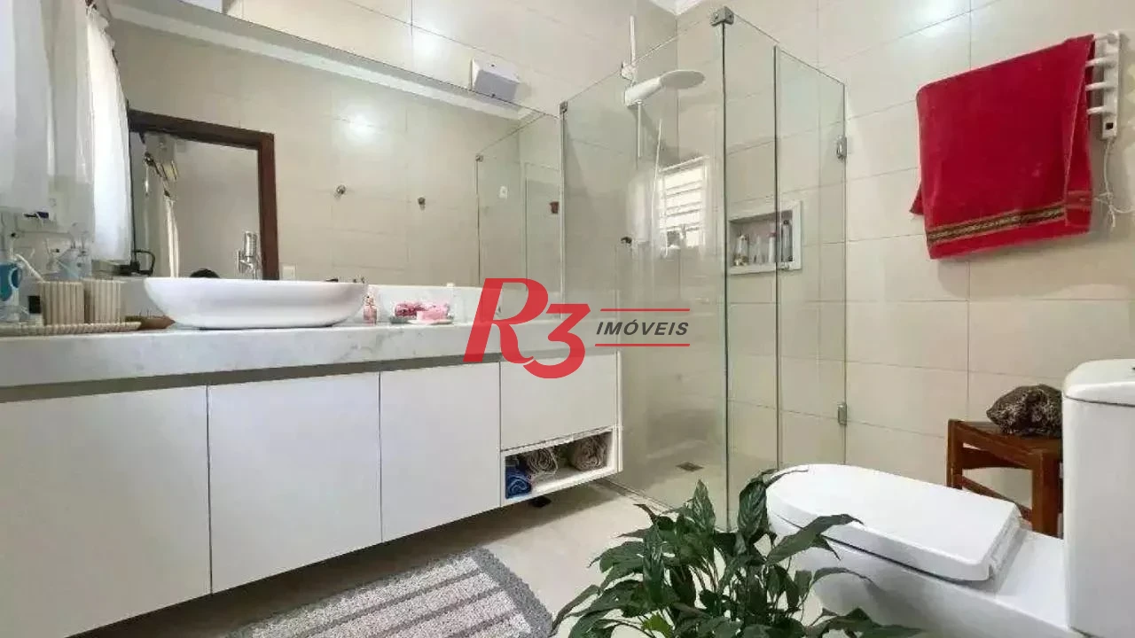 Casa com 3 dormitórios à venda, 280 m² por R$ 1.000.000,00 - Jardim Helena Maria - Guarujá/SP
