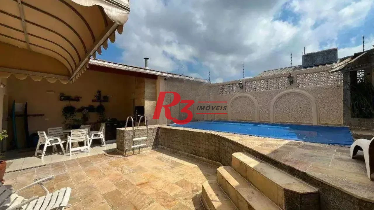 Casa com 3 dormitórios à venda, 280 m² por R$ 1.000.000,00 - Jardim Helena Maria - Guarujá/SP
