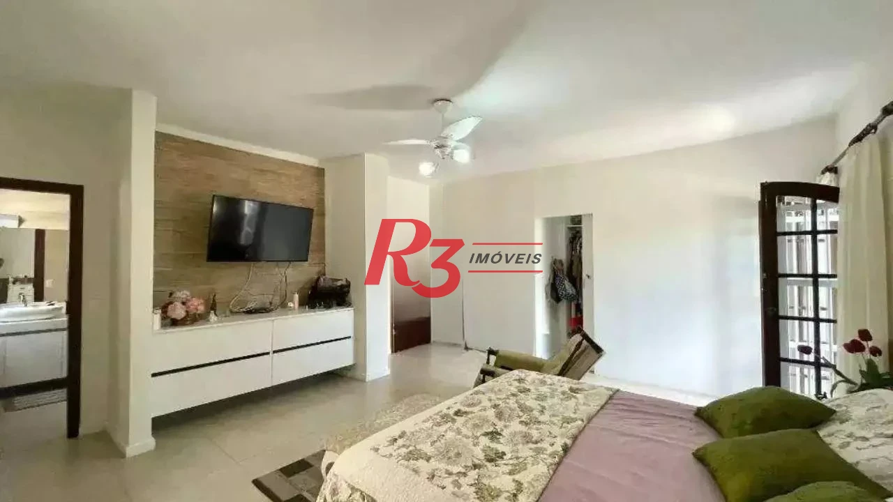 Casa com 3 dormitórios à venda, 280 m² por R$ 1.000.000,00 - Jardim Helena Maria - Guarujá/SP
