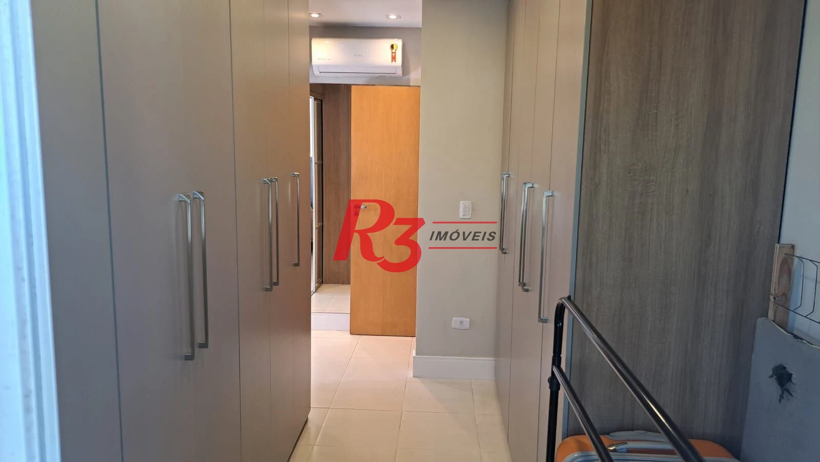 Apartamento com 2 dormitórios à venda, 68 m² por R$ 690.000,00 - Macuco - Santos/SP