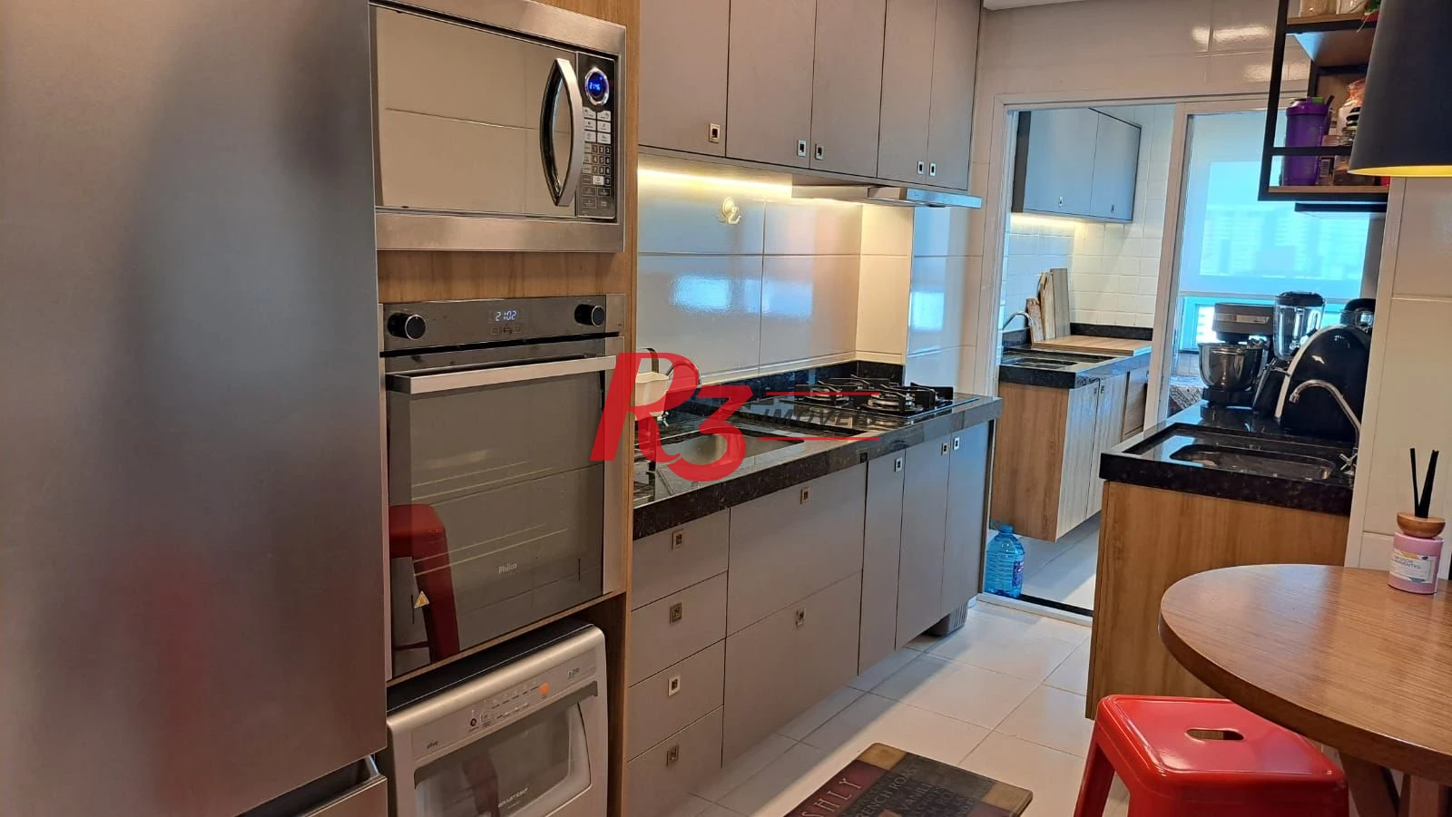 Apartamento com 2 dormitórios à venda, 68 m² por R$ 690.000,00 - Macuco - Santos/SP