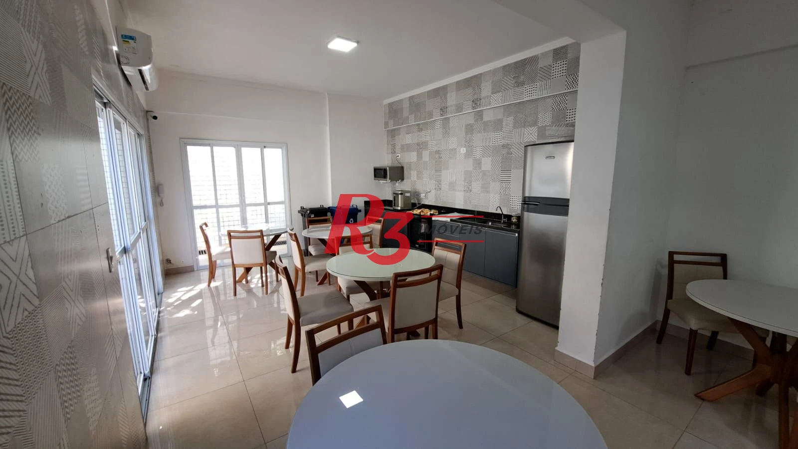 Apartamento com 2 dormitórios à venda, 68 m² por R$ 690.000,00 - Macuco - Santos/SP