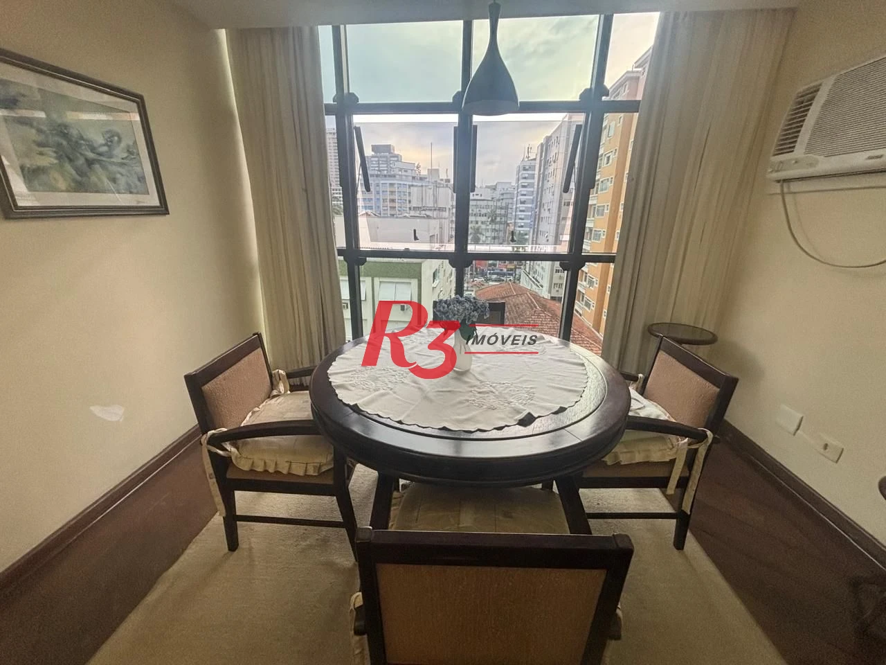 Apartamento a venda com 4 dormitórios sendo 3 suítes no coração do gonzaga / Santos SP
