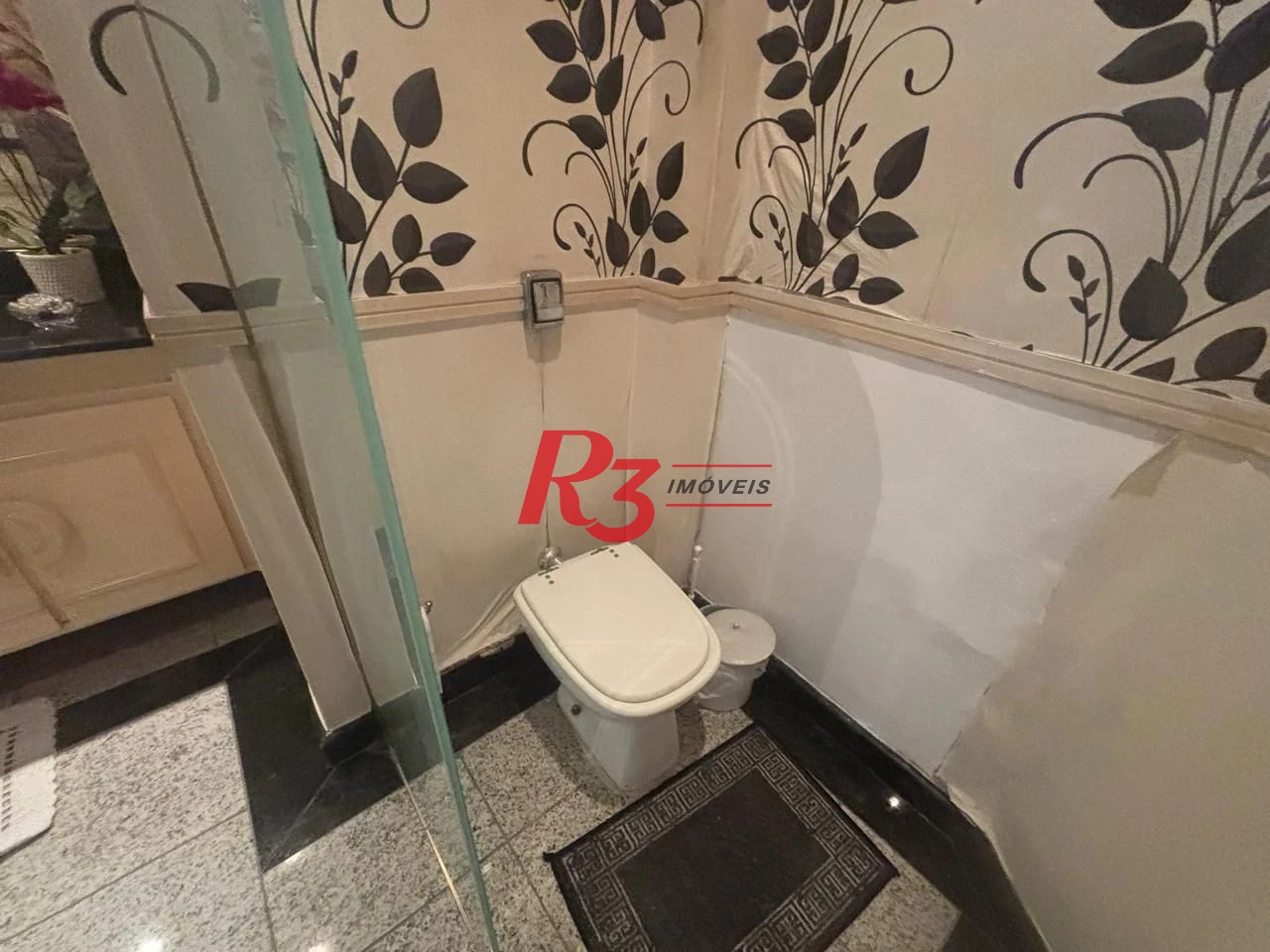 Apartamento a venda com 4 dormitórios sendo 3 suítes no coração do gonzaga / Santos SP