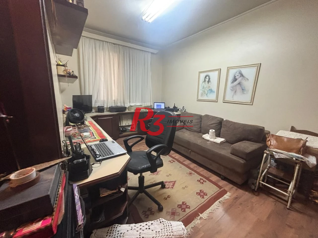 Apartamento a venda com 4 dormitórios sendo 3 suítes no coração do gonzaga / Santos SP
