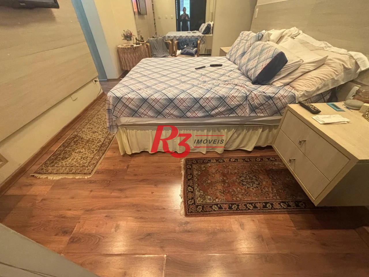 Apartamento a venda com 4 dormitórios sendo 3 suítes no coração do gonzaga / Santos SP