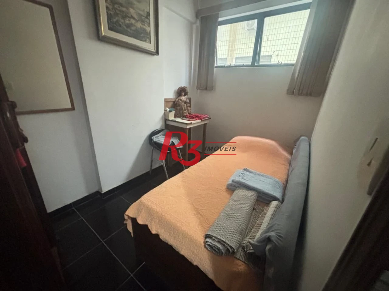 Apartamento a venda com 4 dormitórios sendo 3 suítes no coração do gonzaga / Santos SP