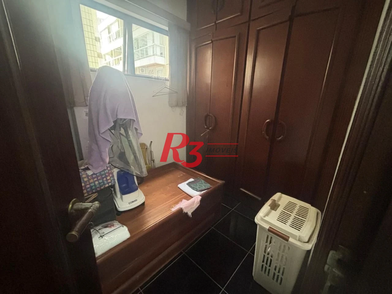 Apartamento a venda com 4 dormitórios sendo 3 suítes no coração do gonzaga / Santos SP