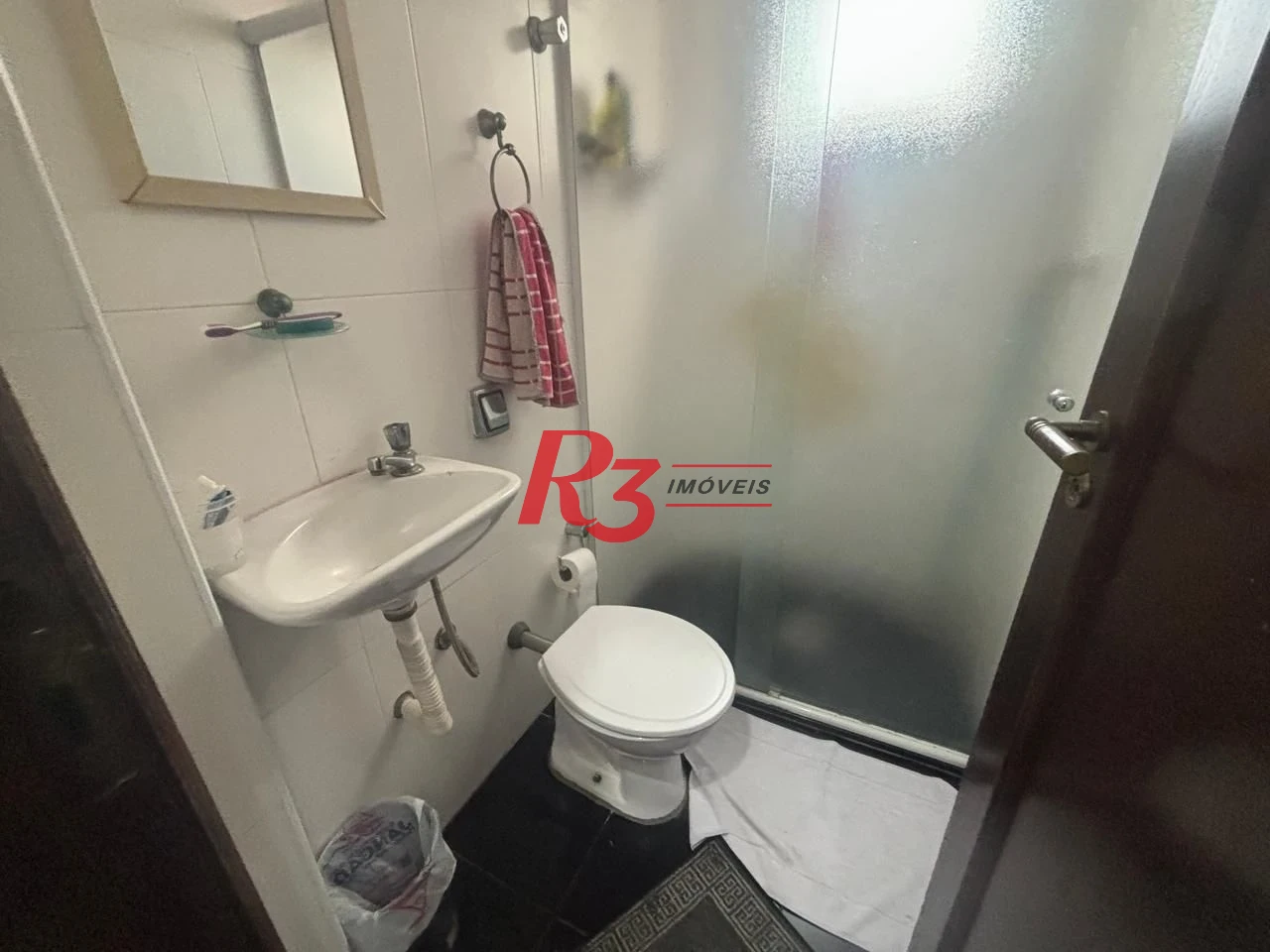Apartamento a venda com 4 dormitórios sendo 3 suítes no coração do gonzaga / Santos SP
