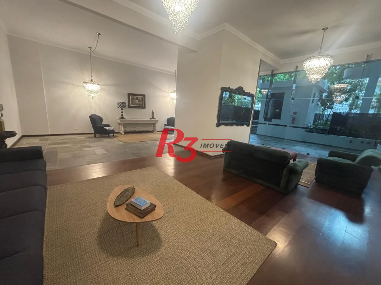 Apartamento a venda com 4 dormitórios sendo 3 suítes no coração do gonzaga / Santos SP
