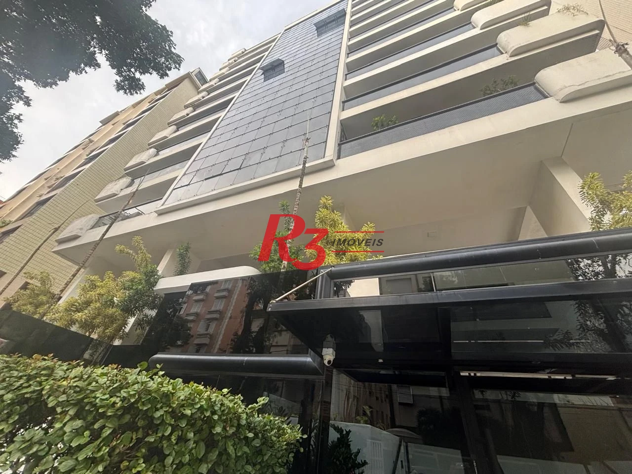 Apartamento a venda com 4 dormitórios sendo 3 suítes no coração do gonzaga / Santos SP