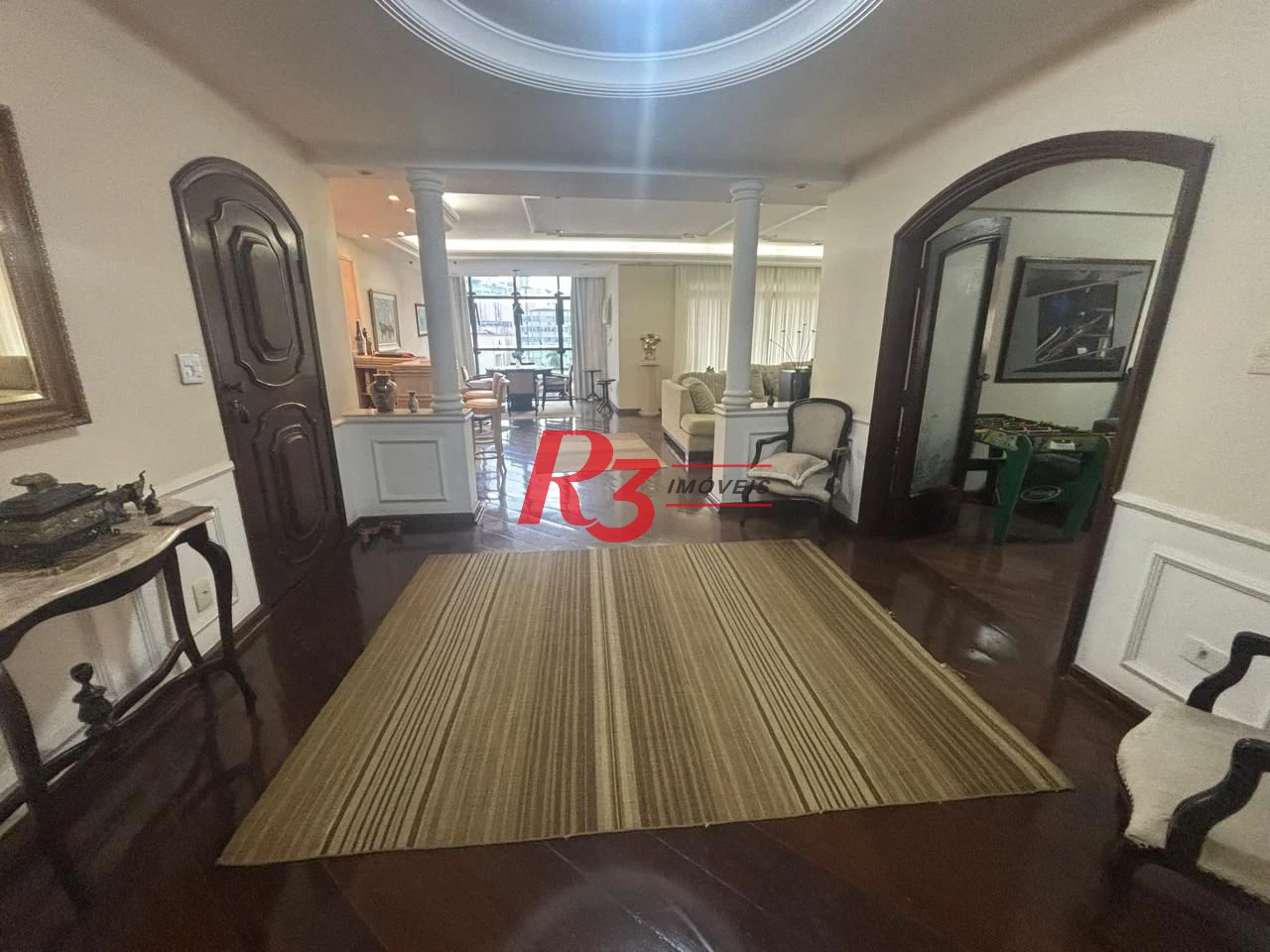 Apartamento a venda com 4 dormitórios sendo 3 suítes no coração do gonzaga / Santos SP