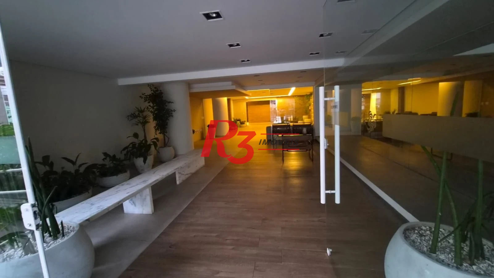 Apartamento com 2 dormitórios à venda, 77 m² por R$ 830.000,00 - Marapé - Santos/SP