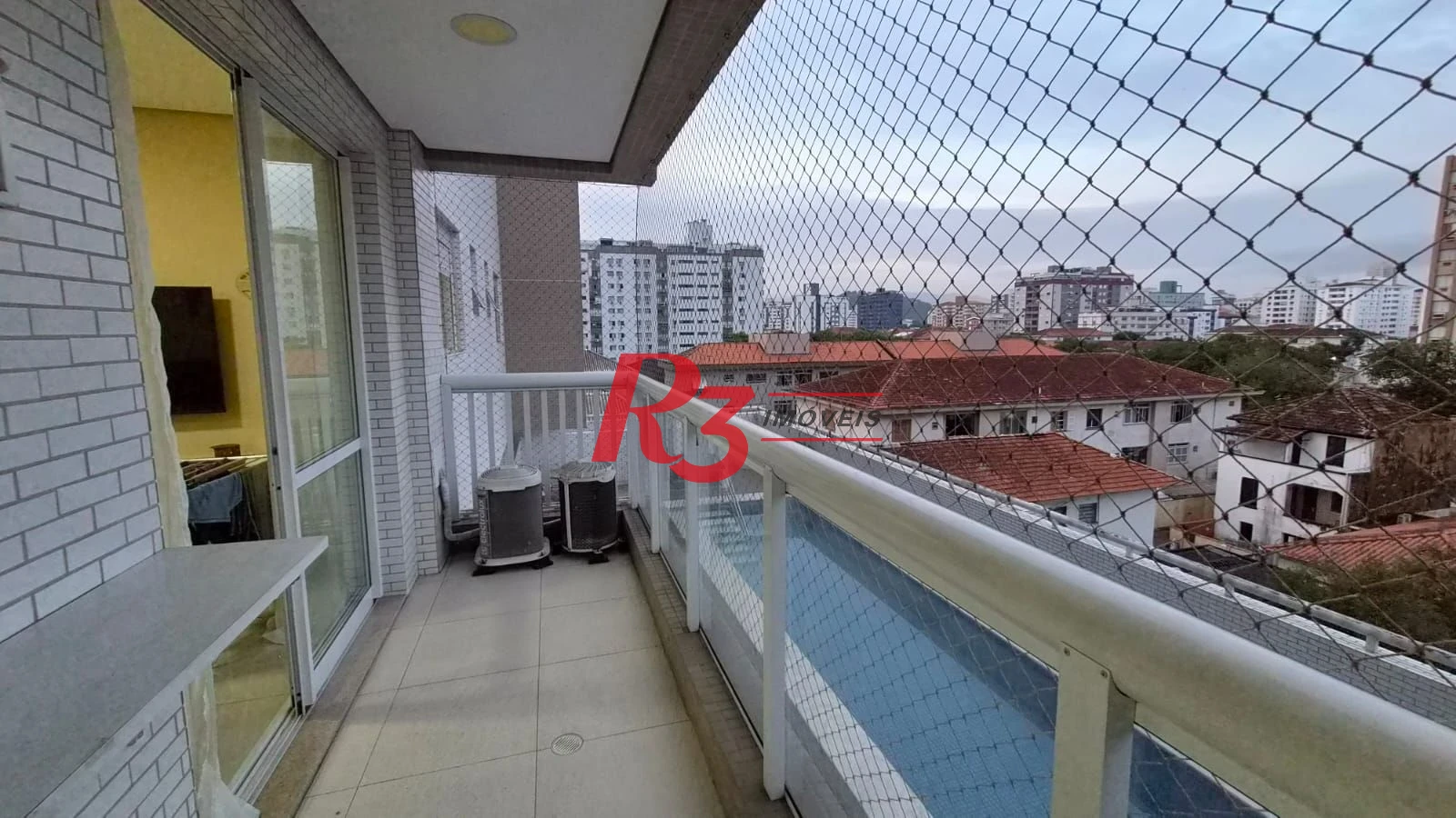 Apartamento com 2 dormitórios à venda, 77 m² por R$ 830.000,00 - Marapé - Santos/SP