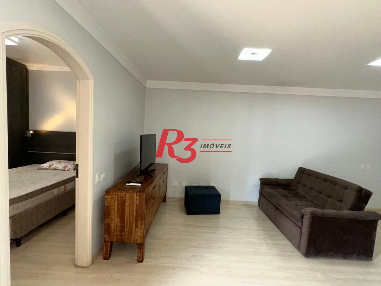 Flat no Gonzaga-Santos, Localização Privilegiada !!!