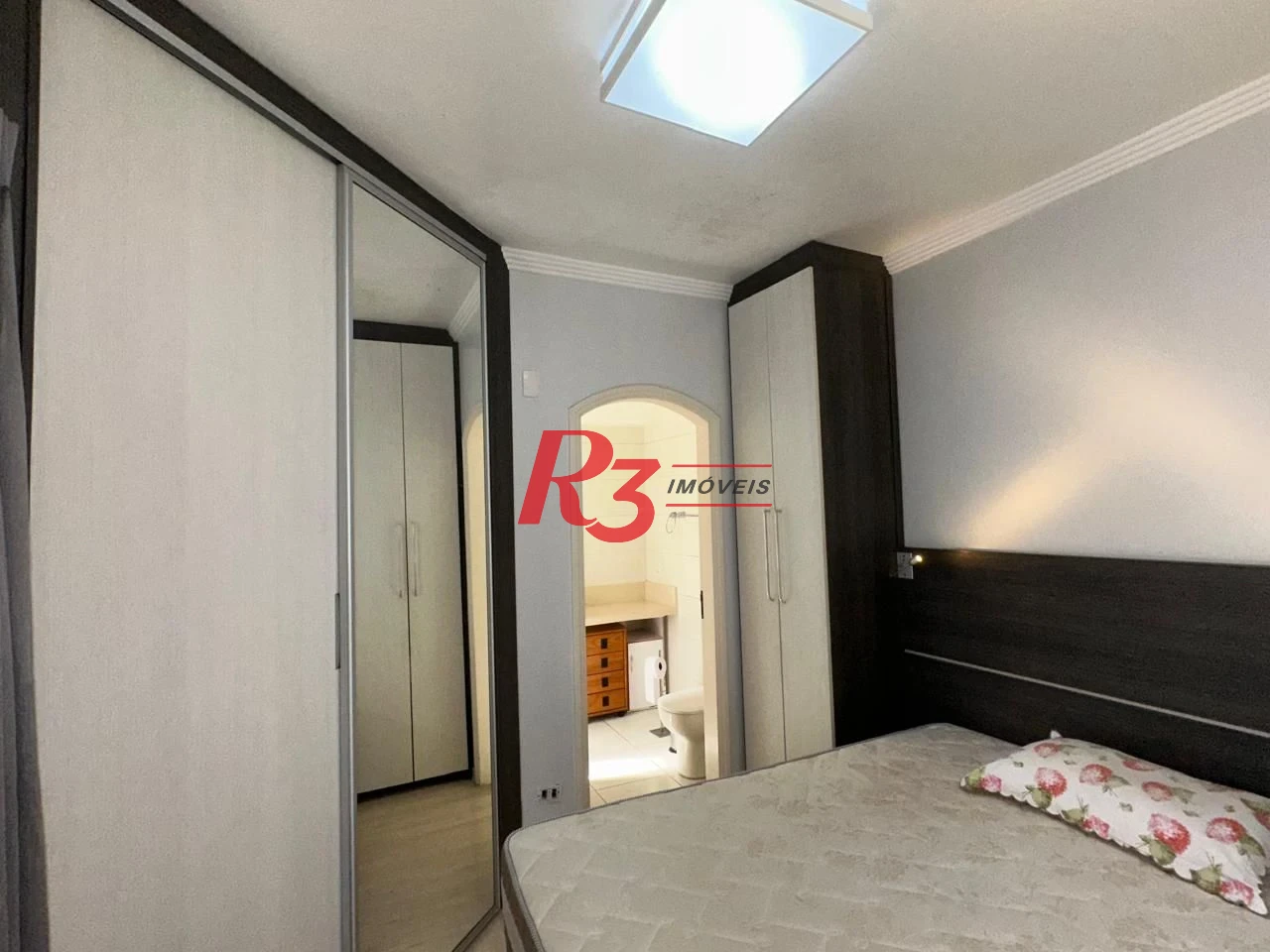 Flat no Gonzaga-Santos, Localização Privilegiada !!!