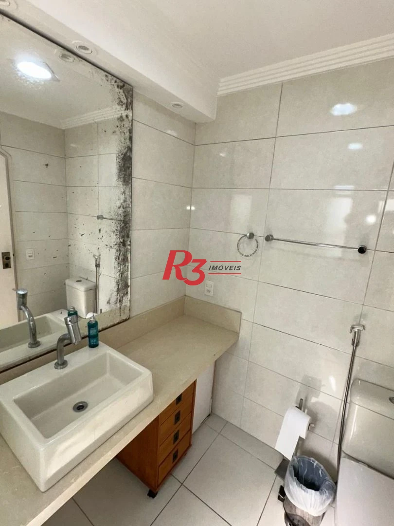 Flat no Gonzaga-Santos, Localização Privilegiada !!!