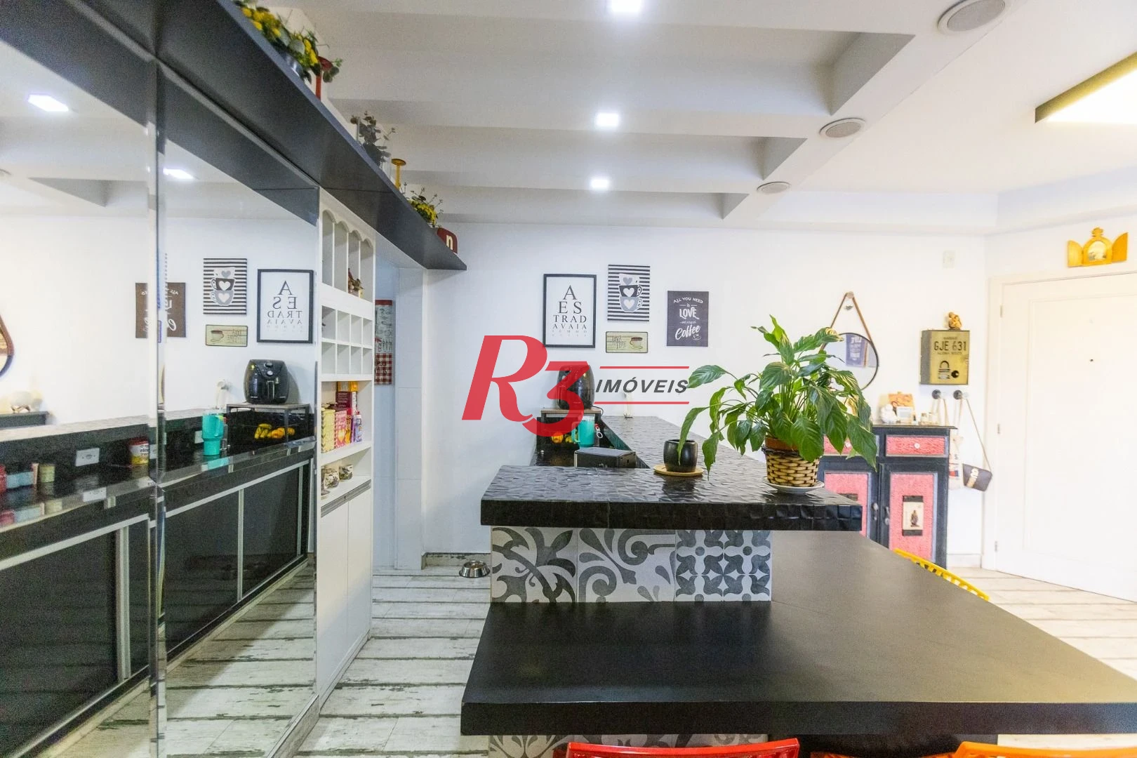 Apartamento com 3 dormitórios à venda, 83 m² por R$ 825.000,00 - Marapé - Santos/SP