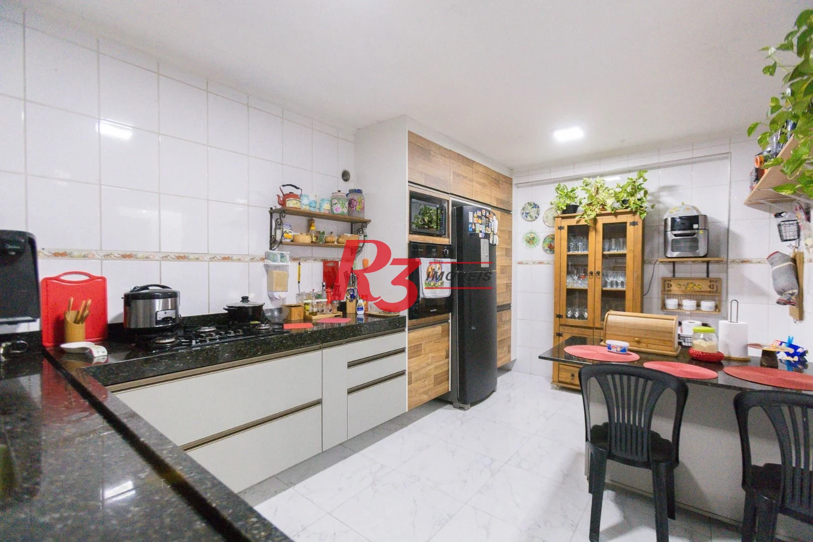 Casa com 3 dormitórios à venda, 178 m² por R$ 1.980.000,00 - Pompéia - Santos/SP