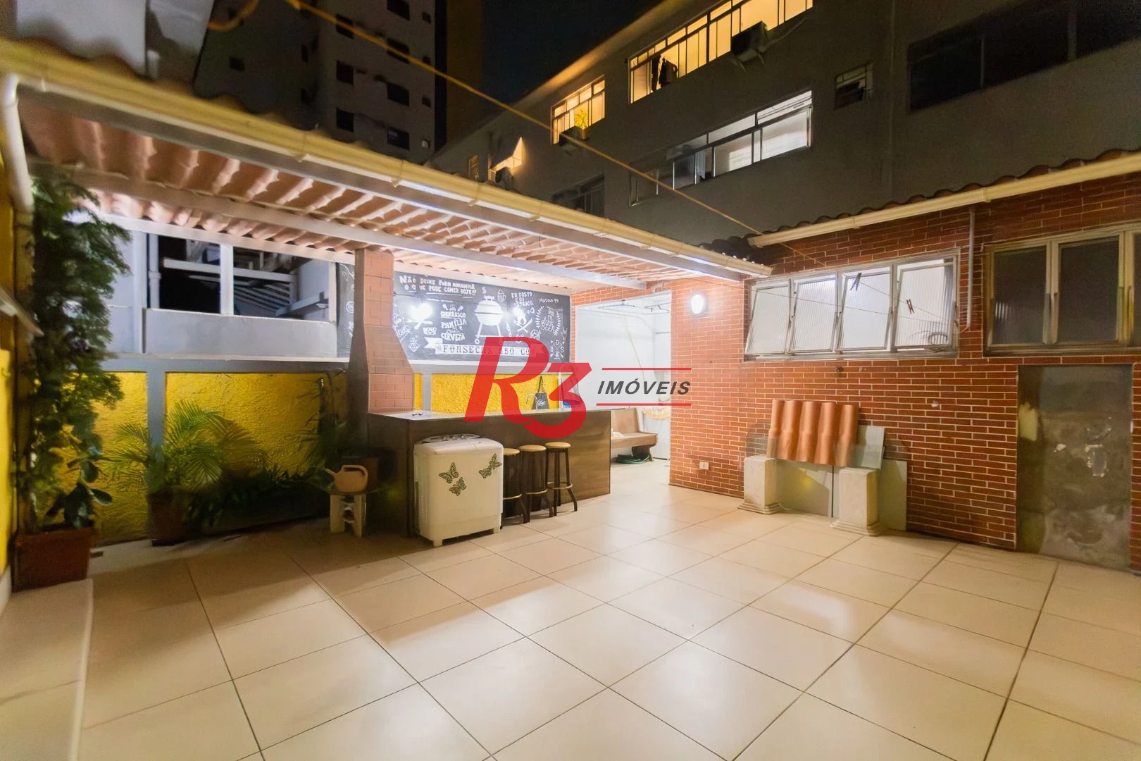 Casa com 3 dormitórios à venda, 178 m² por R$ 1.980.000,00 - Pompéia - Santos/SP