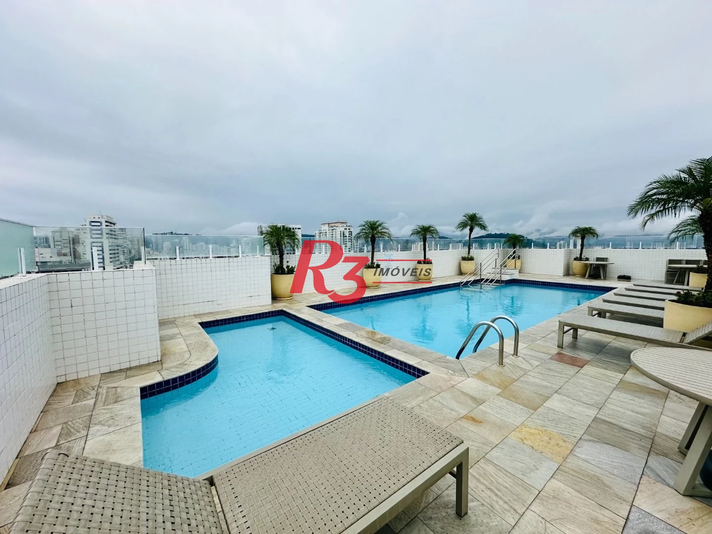 Apartamento com 2 dormitórios à venda, 72 m² por R$ 870.000,00 - Boqueirão - Santos/SP