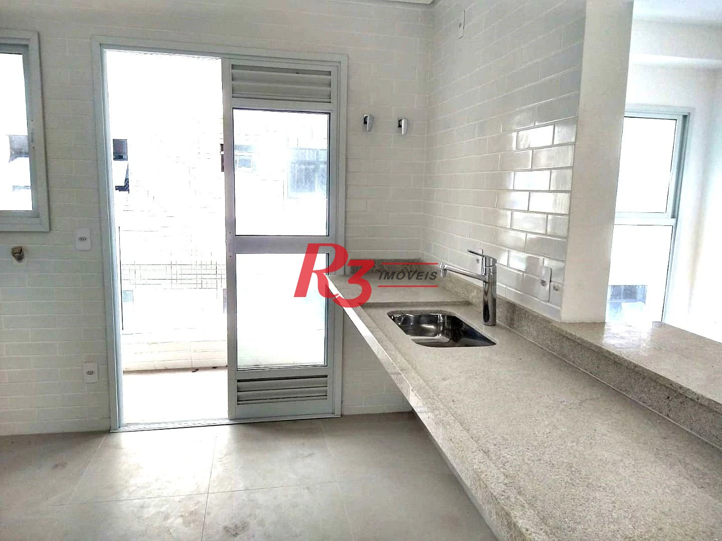 Apartamento com 2 dormitórios à venda, 82 m² por R$ 820.000,00 - Aparecida - Santos/SP