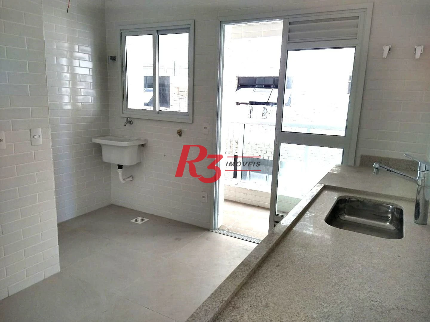 Apartamento com 2 dormitórios à venda, 82 m² por R$ 820.000,00 - Aparecida - Santos/SP