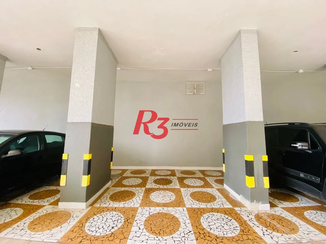Apartamento com 2 dormitórios à venda, 66 m² por R$ 450.000,00 - José Menino - Santos/SP