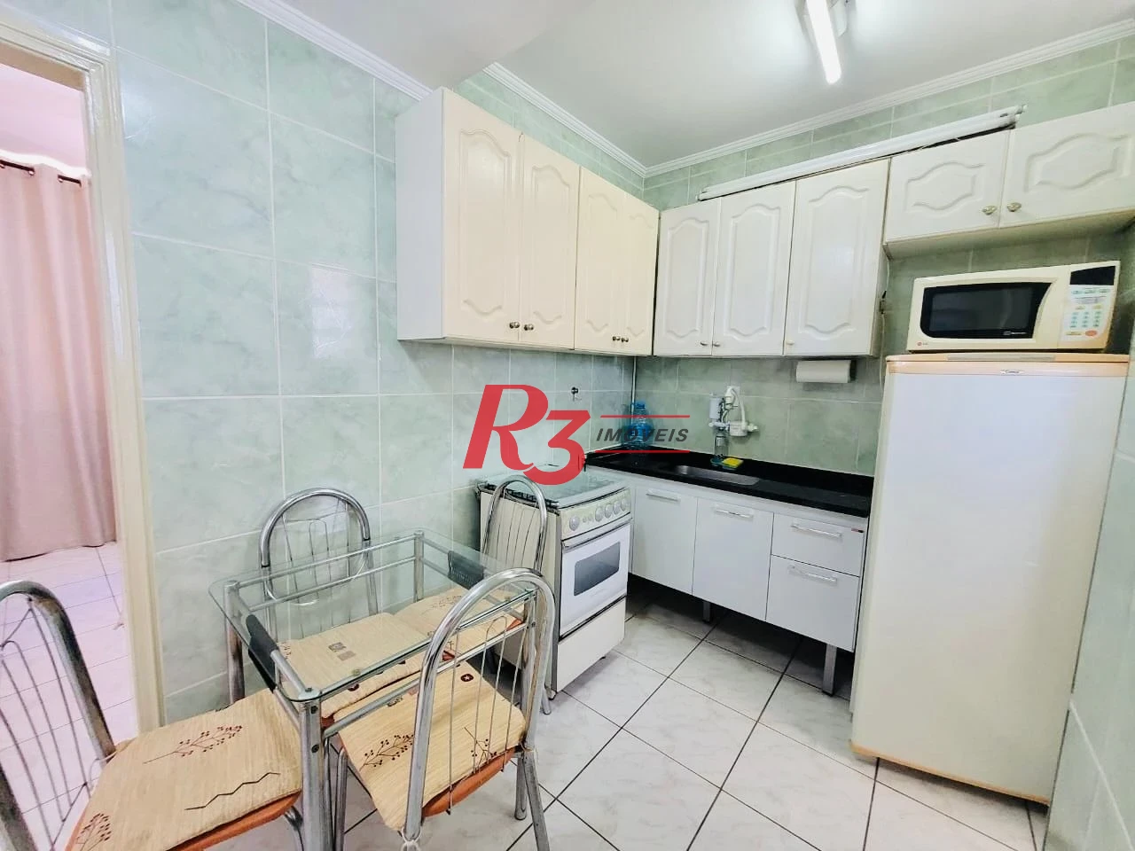 Apartamento com 2 dormitórios à venda, 66 m² por R$ 450.000,00 - José Menino - Santos/SP