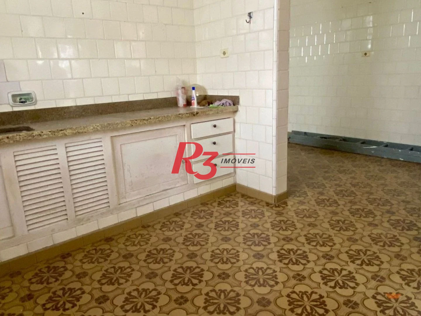 Casa com 2 dormitórios à venda, 350 m² por R$ 950.000,00 - Campo Grande - Santos/SP