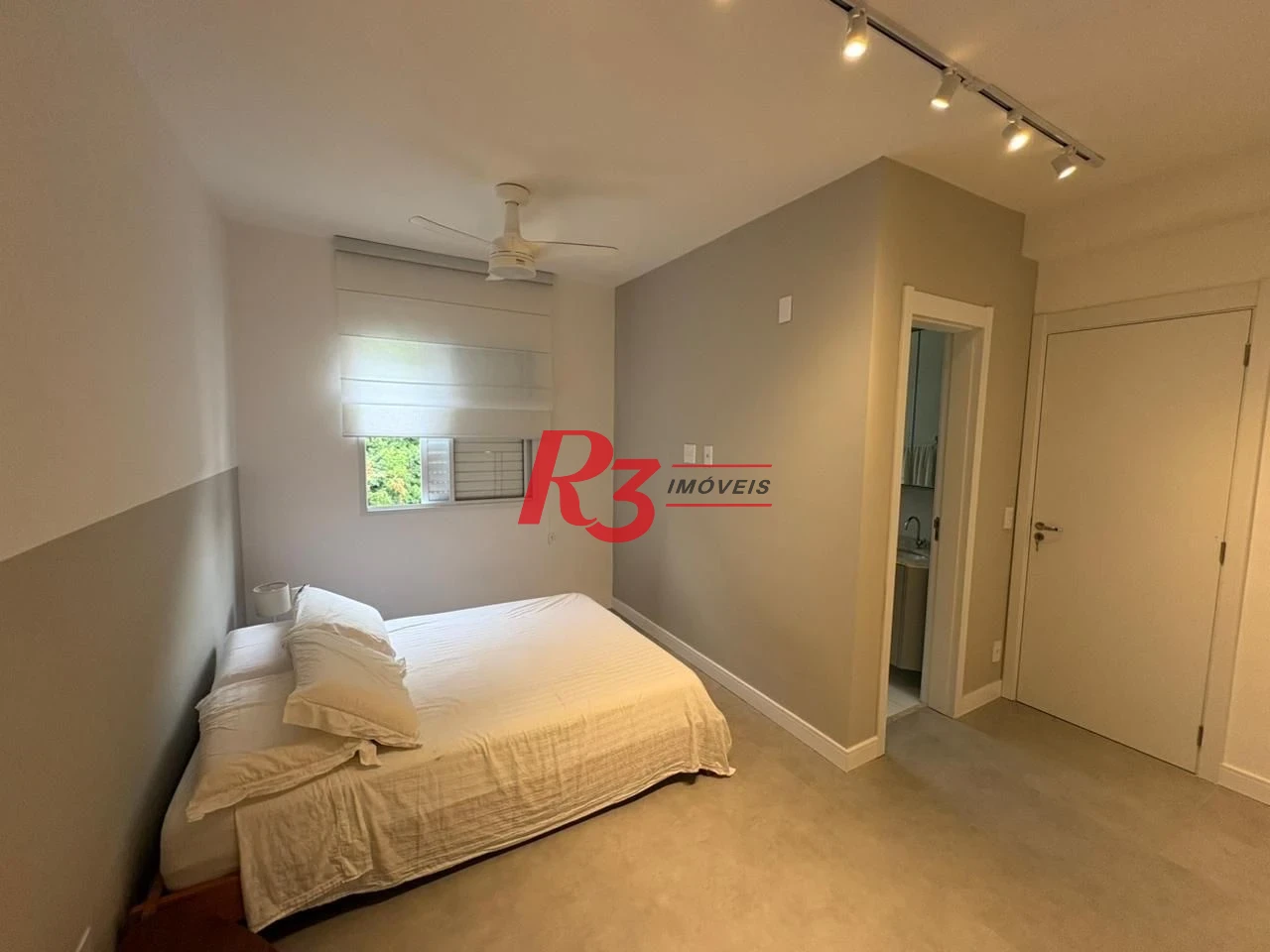 Apartamento com 2 dormitórios à venda, 62 m² por R$ 835.000,00 - Marapé - Santos/SP
