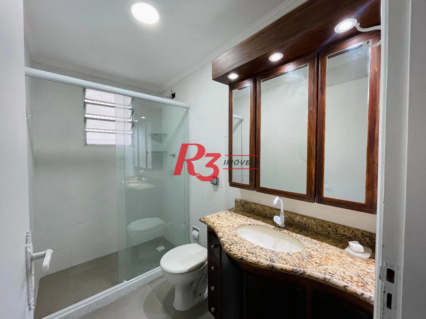 Apartamento com 1 dormitório à venda, 48 m² por R$ 345.000,00 - Encruzilhada - Santos/SP