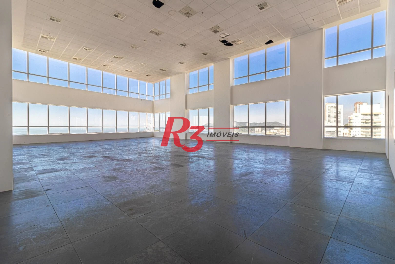 Sala para alugar, 538 m² por R$ 48.764,59/mês - José Menino - Santos/SP
