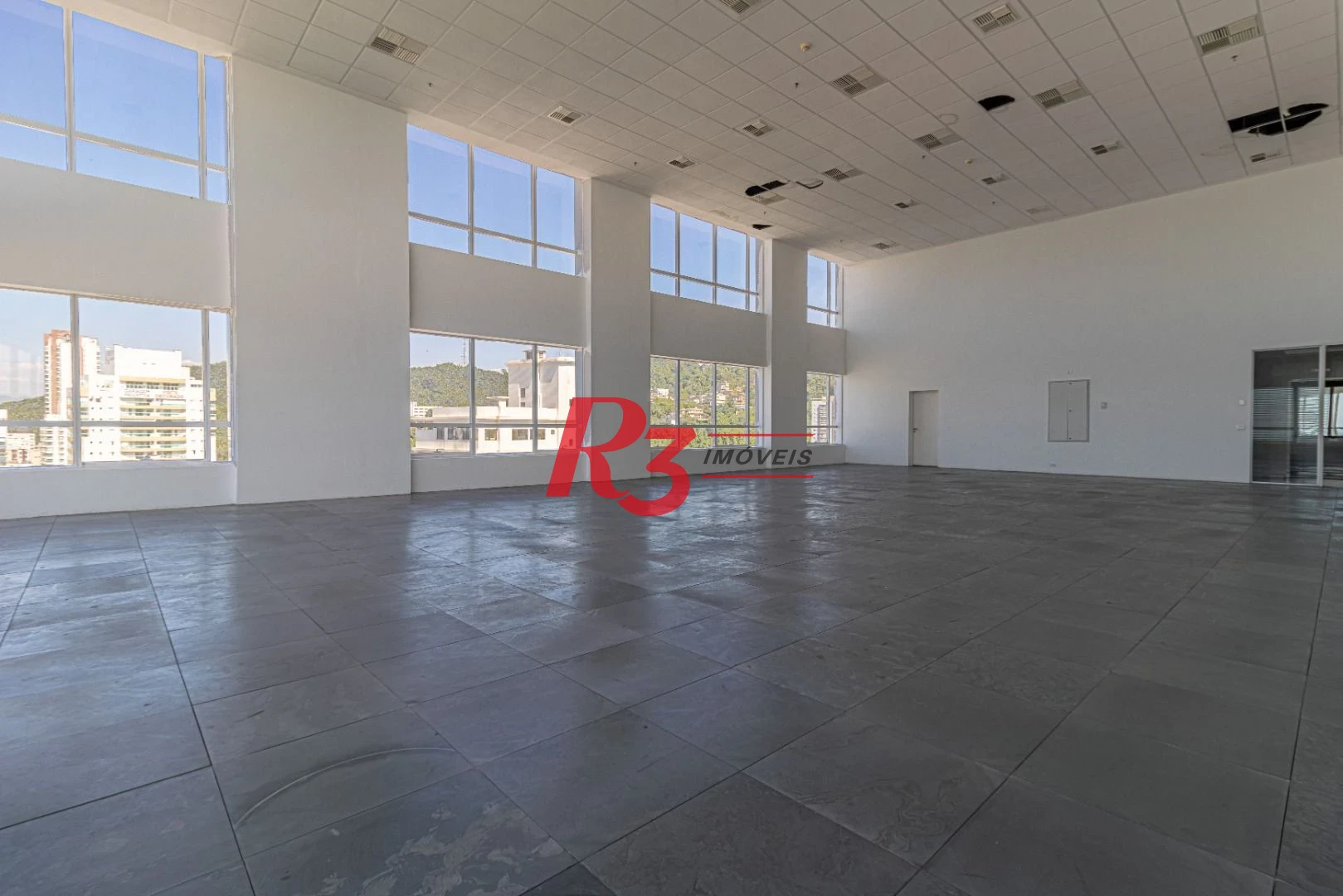 Sala para alugar, 538 m² por R$ 48.764,59/mês - José Menino - Santos/SP