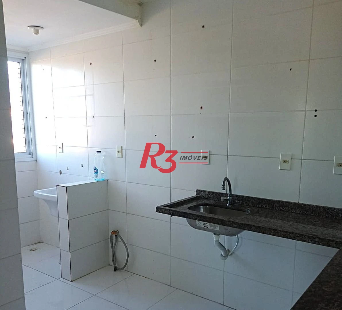 Apartamento com 2 dormitórios à venda, 70 m² por R$ 320.000,00 - Vila Paulista - Cubatão/SP